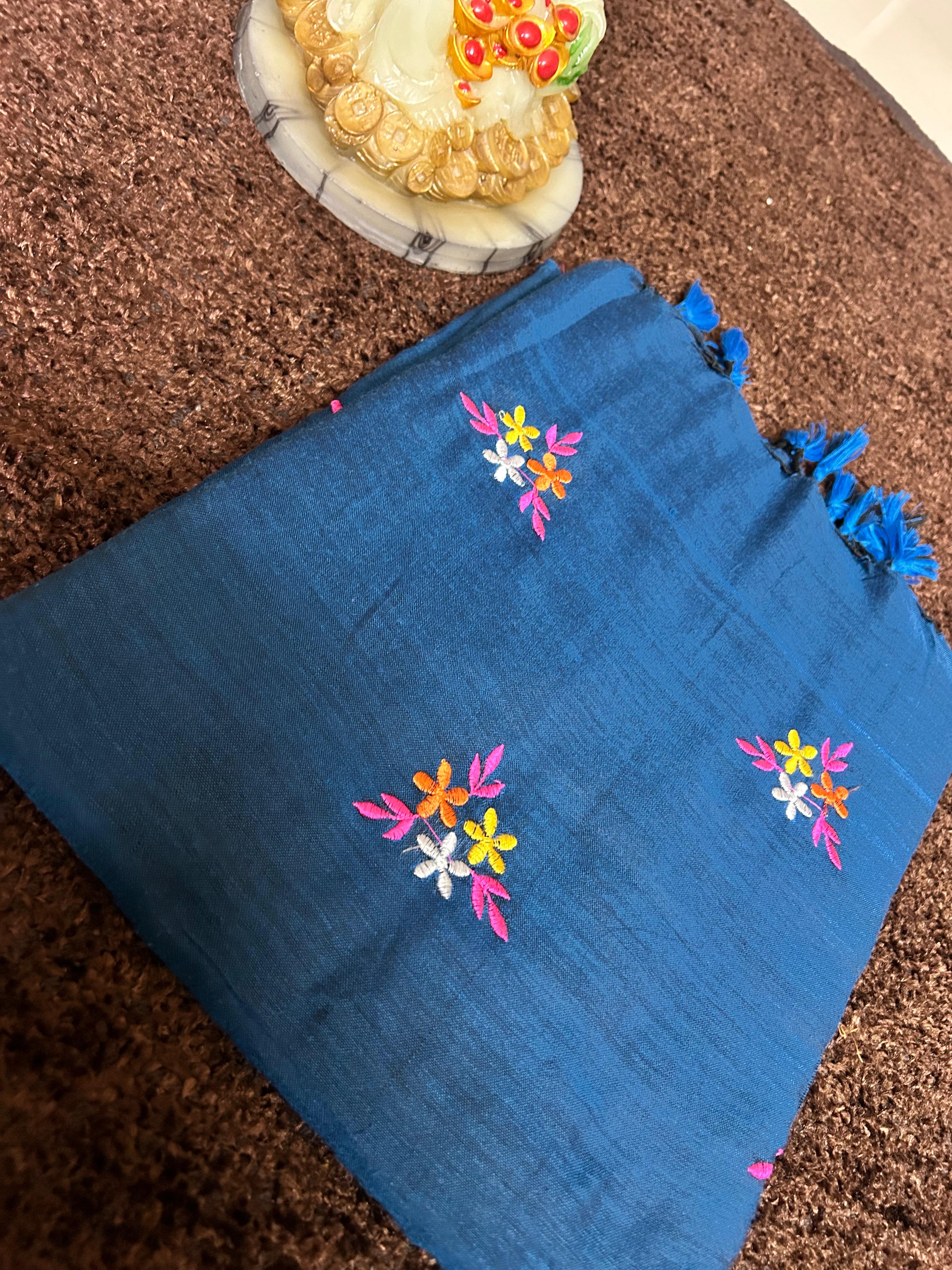 Plain Khadi Cotton Saree with Contrast Kalamkari Blouse