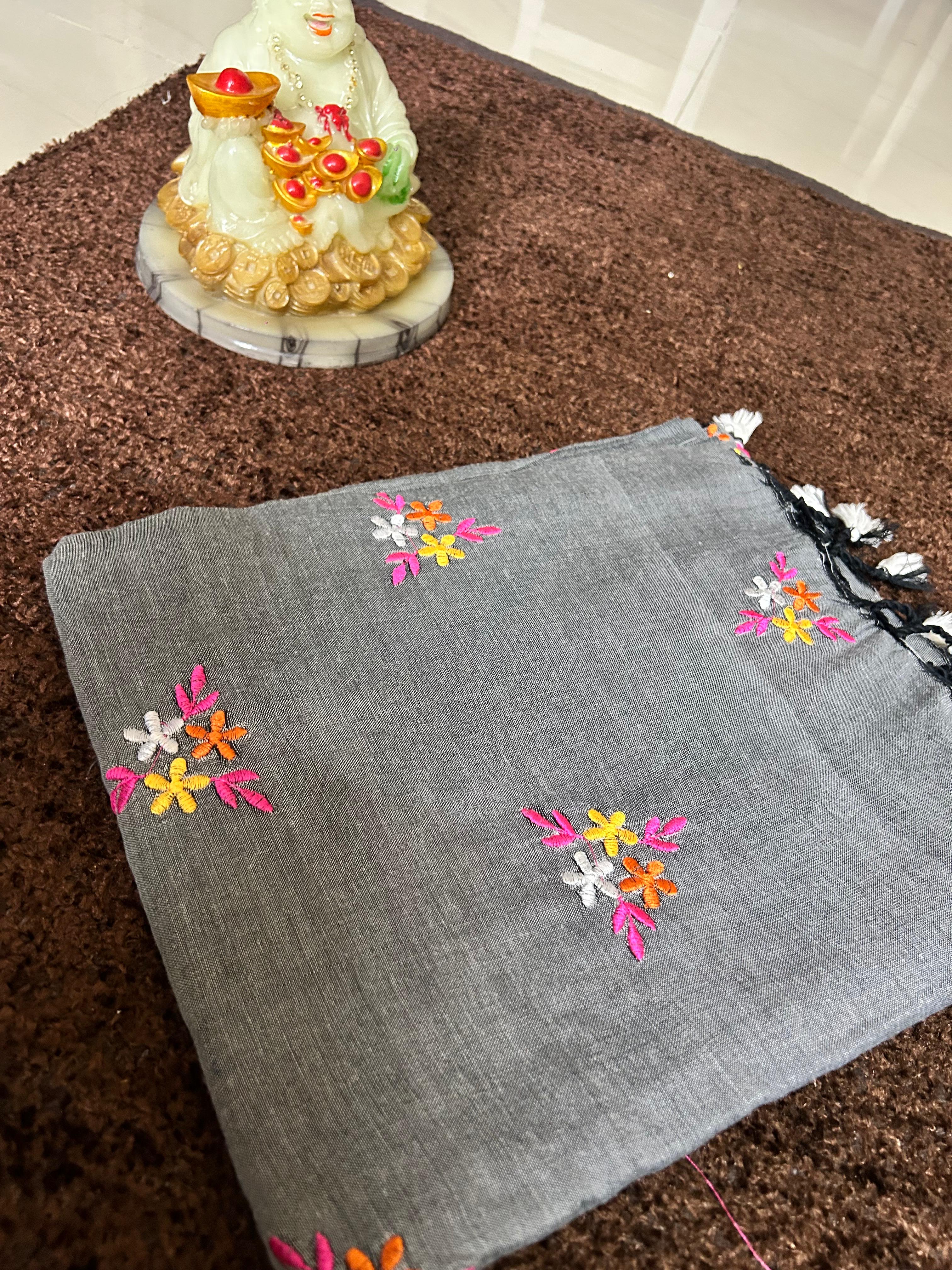 Plain Khadi Cotton Saree with Contrast Kalamkari Blouse